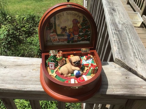 The Danbury Mint Pug In The Window Christmas Music Box - Picture 2 of 6