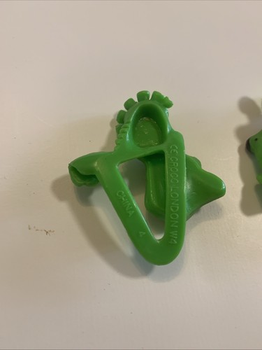 Vintage Kellogg's 1990's Croco Monster Cereal Toy Clip X3 - Picture 2 of 7