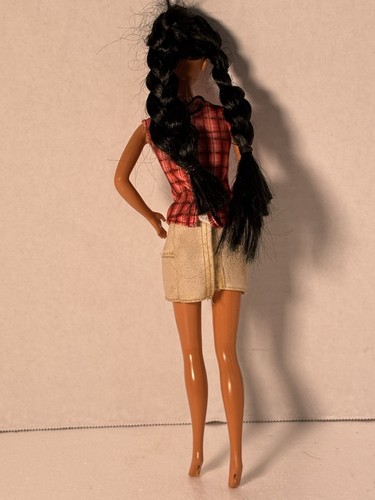 Muñeca de Barbie caminando y hermana bebé Krissy AA afroamericana 1999 #22307 - Imagen 3 de 5