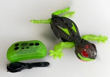 HEX BOTS Wall Crawler Gecko Rechargeable Remote Control Robot for Kids. Tested 