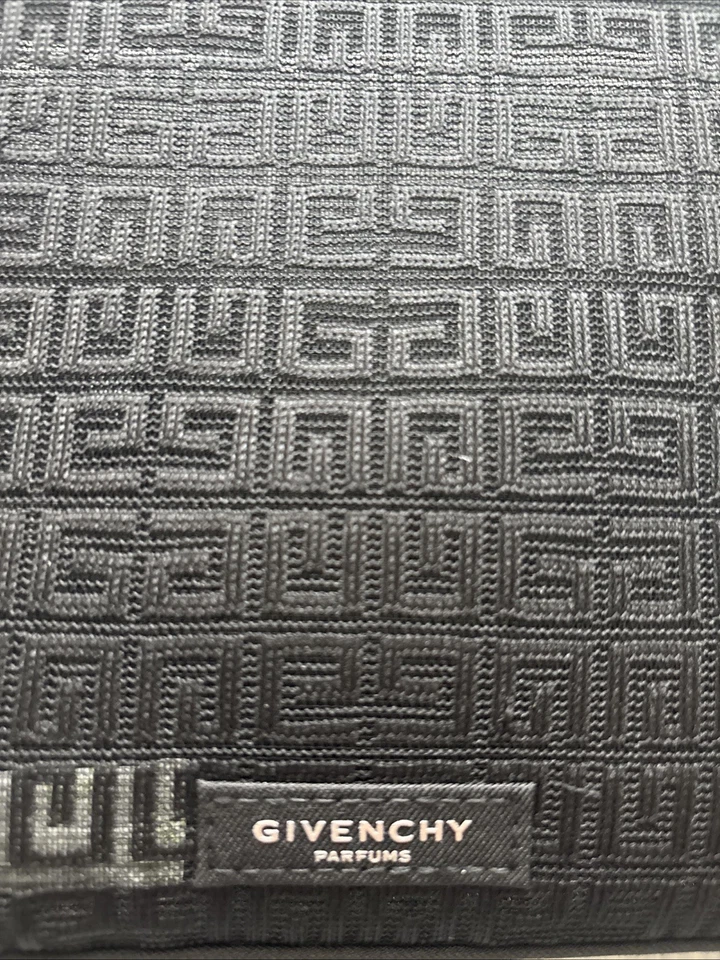 Bolsa de maquiagem preta plana GIVENCHY Beauty bolsa cosmética 8,5”x 6,5” nova na caixa - Imagem 3 de 3