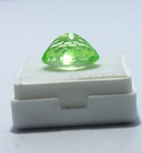 Rare 12.00 Ct Peridot | Oval Cut | Natural Vivid Green Certified Gemstone - Picture 9 of 10