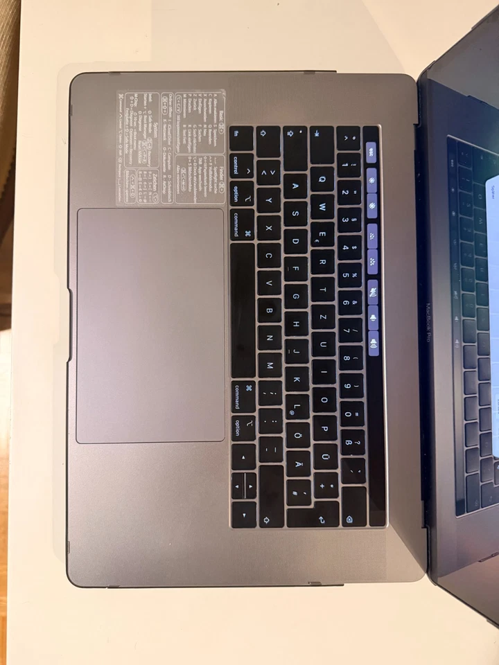 Apple MacBook Pro 15" 2019 · i9 · 16GB · 512GB, Foto 2 von 4