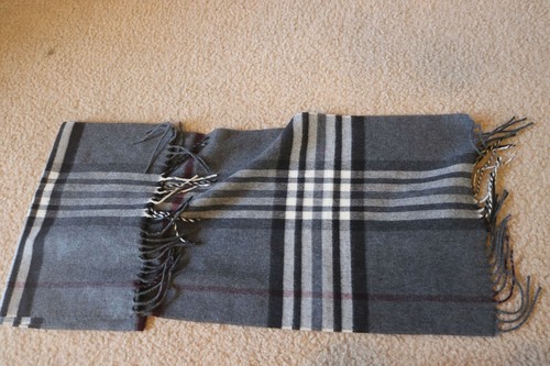 The Men’s Store Bloomingdale’s Men’s Gray/Black/Red Plaid Fringe Scarf Shawl - Picture 1 of 3