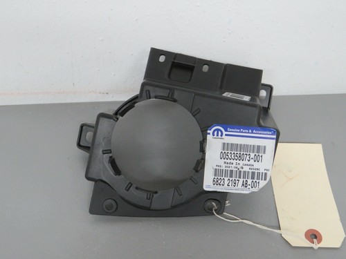 2015 2016 2017 2018 2019 2020 CHRYSLER 300C SEDAN LEFT SIDE FOG LIGHT BRACKET - Picture 4 of 5