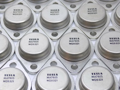 10x MA7805 TESLA REGOLATORE DI TENSIONE POSITIVA 2A 5V TO-3  - Foto 1 di 3