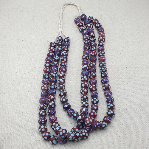 African Skunk Vintage Glass Beaded Necklace - Picture 12 of 18