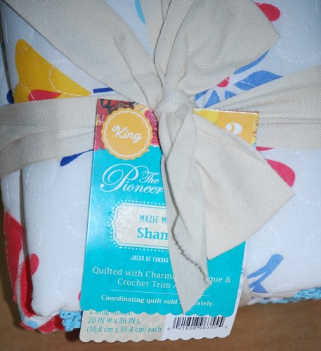 "Maize Medallion" Pioneer Women 2 pc King Sham Set - Picture 5 of 9