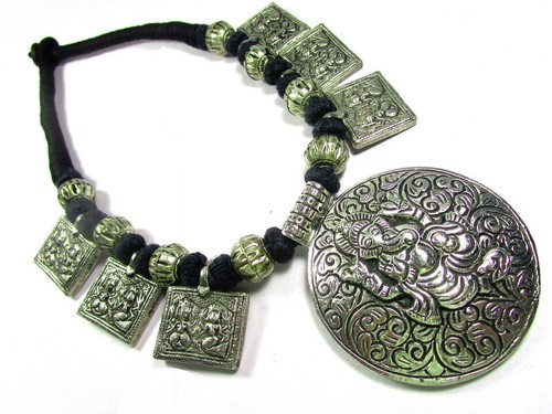 N7709 Ethnic Handmade Laxmi Elephant Lord Ganesha Embossed Pendant BOLD Necklace - Picture 4 of 11