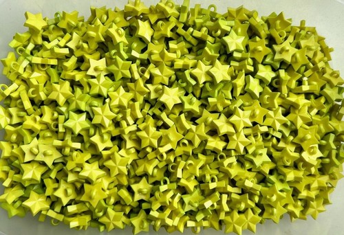 Buttons 15mm 24L Yellow Green Star Stars Novelty Shank Craft Small Button W222 - Picture 20 of 24