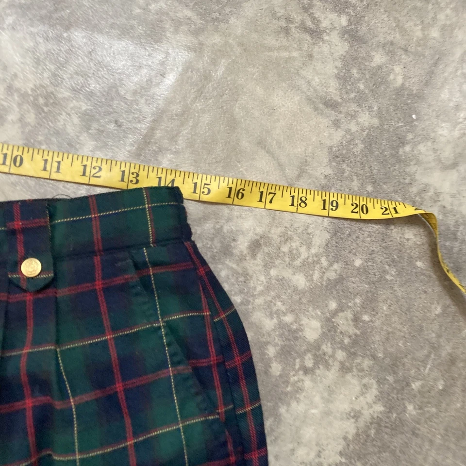 Izod Club Shorts Womens 14 Green Plaid Pleated Front Vtg Bermuda Gold Buttons - Image 2 of 4