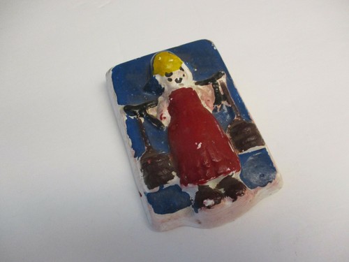 MIDCENTURY VINTAGE FIGURINE GIRL CARRYING WATER  5 x3.25 x 1 INCHES  - Picture 2 of 9