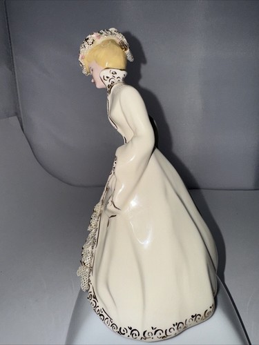 RARA statuina ceramica Pasadena Genevieve **LEGGI** - Foto 5 di 9