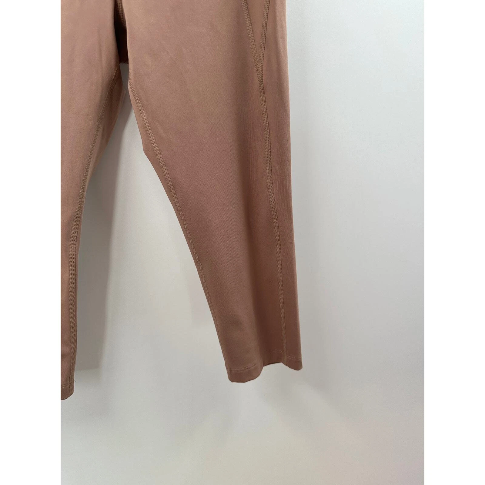 girlfriend-collective cropped ankle leggings