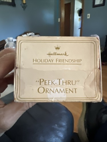 HALLMARK 1984 ORNAMENTO "PEEK THRU"--ORNAMENTO PALLA - Foto 2 di 4