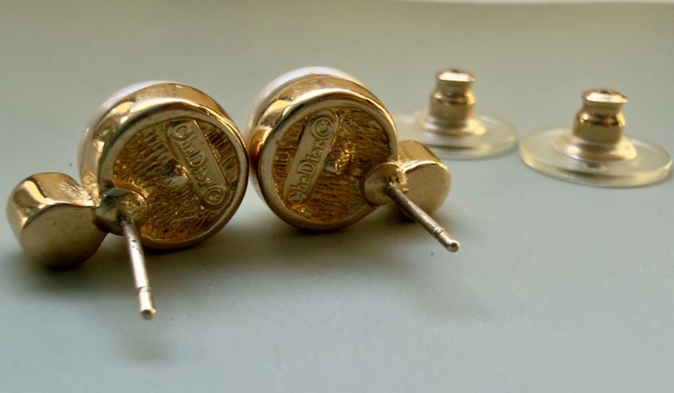 Auténticos Pendientes Christian Dior Resina Blanca Perla y Cristal Tono Dorado-De Colección Foto 3 de 4