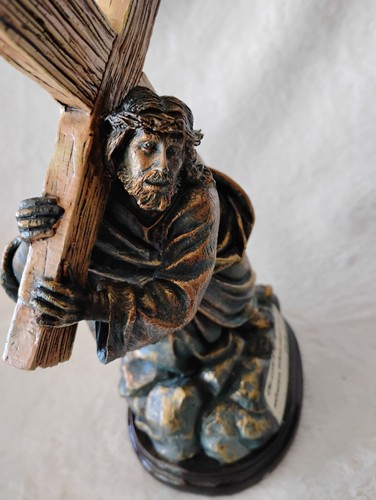 Religious Sculpture Scene of Jesus Christ Bearing Cross, shining psalm 27:1 - Picture 7 of 11