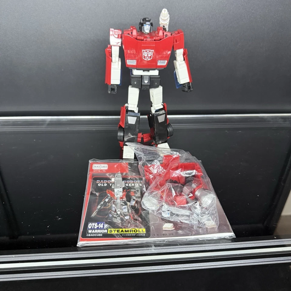 Transformers Masterpiece Scale Badcube STEAMROLL (Sideswipe) & RECON (Red Alert) - Image 2 of 3
