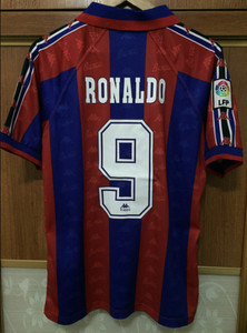 Kappa FC Barcelona Ronaldo 9 シャツ Barcelona 1995/97 Away Ronaldo #9 Retro Kappa Soccer Shirt