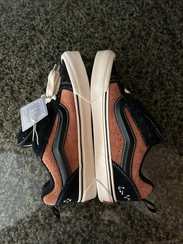 NEW Mens Vans x Disney 100th Anniversary Knu Skool Scar Sneakers Lion King Sz 8 - Picture 8 of 8