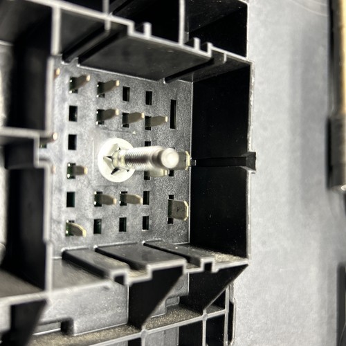 2003 2007 Chevy Express 1500 Fuse Box 63564286 - Picture 7 of 16