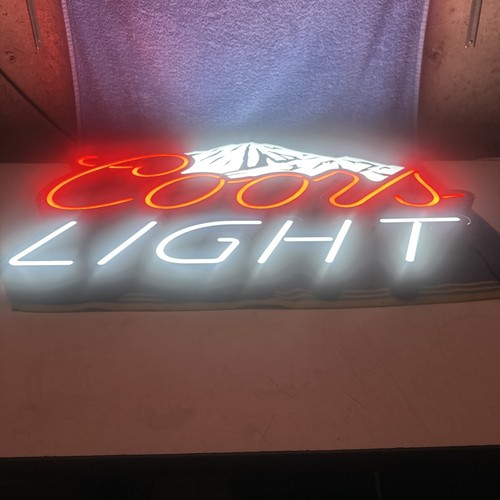 AWESOME COORS LIGHT BEER LIGHT UP LED SIGN COLOR CHANGING MOUNTAINS 29” X 21” - Picture 17 of 18