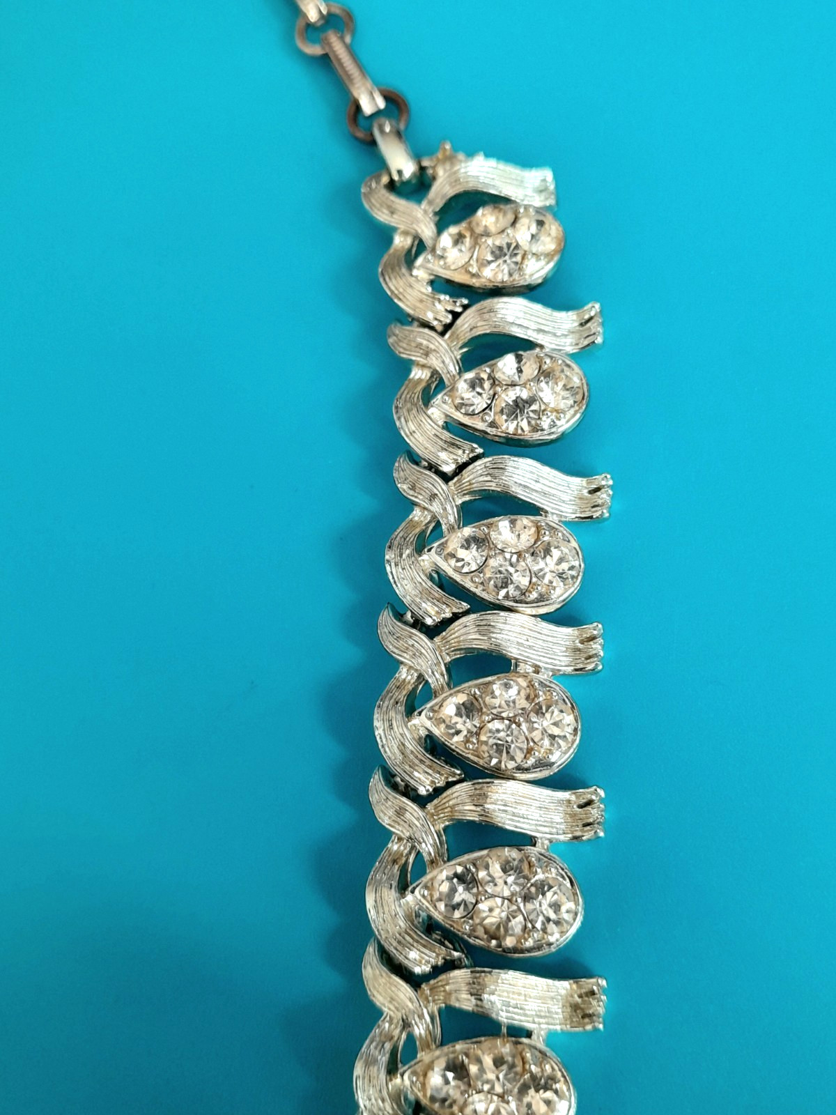 Pretty Signed Lisner Multi Rhinestone Necklace Si… - image 2