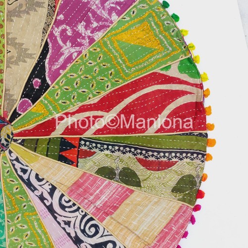Roundies Kantha/Regalo de Navidad/Patchwork Redondo/Corredor de mesa/Pom-Pom Roundies - Imagen 3 de 5