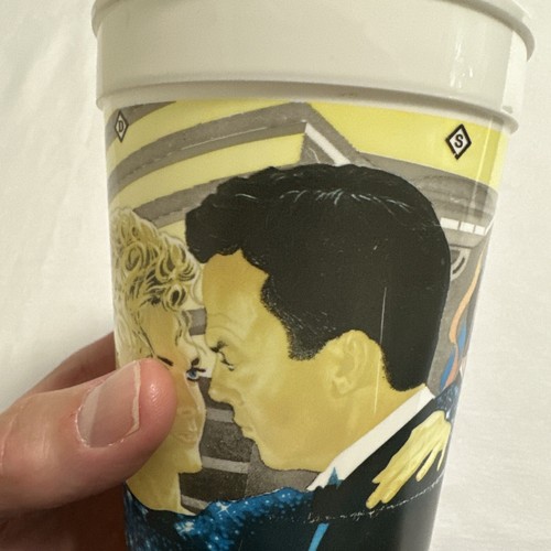 BATMAN RETURNS 1992 McDonald's Souvenir Coke Cup Bruce Wayne Vintage - Picture 16 of 17