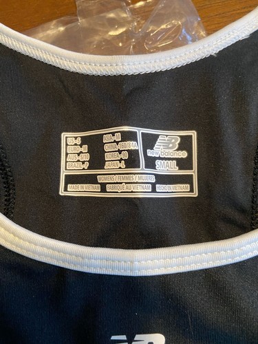 NWT!! WOMEN'S NEW BALANCE TONIC CROP 3.0 TOP - BLACK - SB9119 BK - Picture 3 of 11