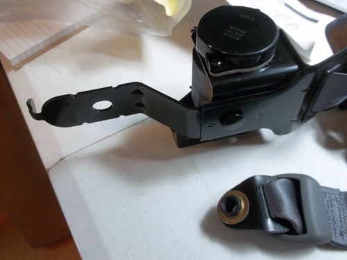 New OEM MOPAR SEATBELT ORK88BD5AB Rear Belt RH/LH New - Picture 3 of 5