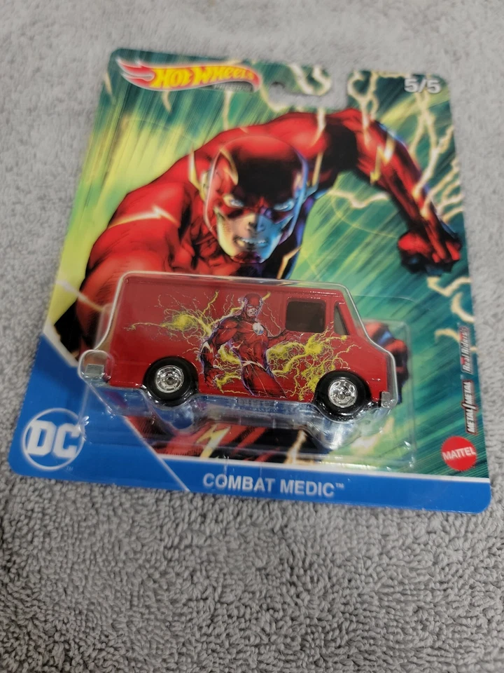 Hot Wheels Premium~2022~DC COMICS~THE FLASH Combat Medic #5/5 Brand New - Image 2 of 2