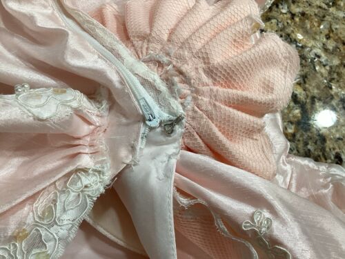 Vintage Brautkleid Pastell Rosa fließt in weiße Schleppe Pailletten & Perlen - Bild 21 von 24