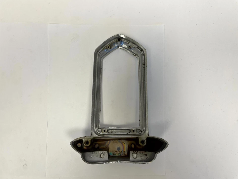 Dodge Custom Meadowbrook 1950 luz trasera izquierda lámpara bisel cromado 1343180 nuevo en stock Foto 4 de 4