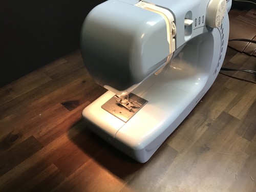 Kenmore Mini Ultra Sewing Machine. Model:385.11206300. Baby Blue With cover - Picture 3 of 12