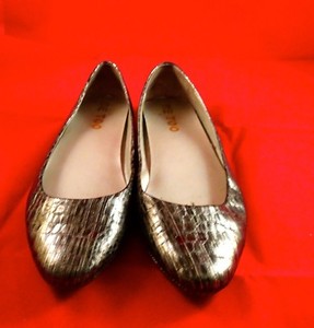 me too silver flats