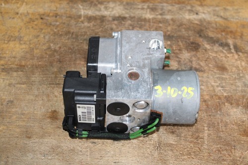 2003 SAAB 9-3 convertible ABS Pump Control Module 0273004578 - Picture 9 of 15