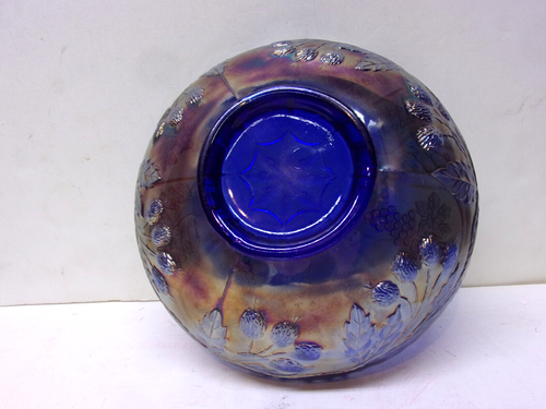 Fenton Peacock and Grape pattern Cobalt Blue Carnival Glass 7 3/4" Bowl - Picture 4 of 4