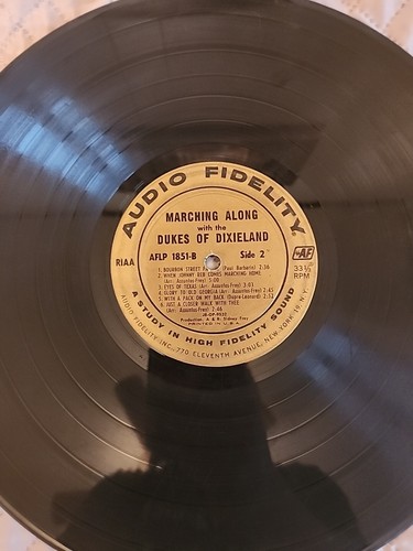 "Marching Along With The Dukes Of Dixieland Vol.3" Vinyl LP - Picture 4 of 6