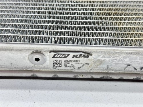 2019-2022 Husqvarna FC450 WP Right Side Radiator Fill Side Cap 79535008100 KTM - Picture 2 of 7