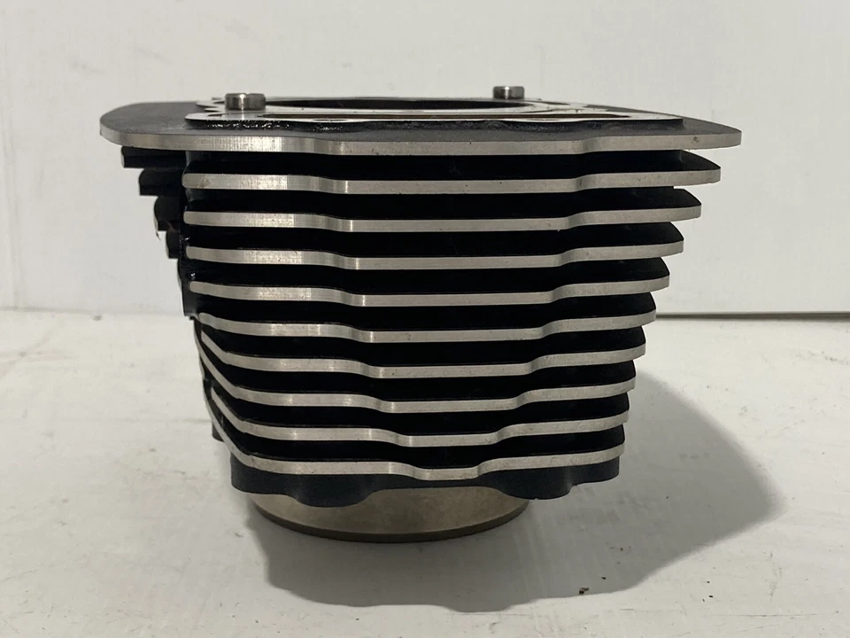 2006 Victory Vegas Rear Cylinder Jug (OEM) Foto 4 de 4