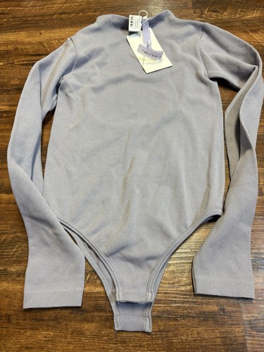 Traje de cuerpo de una pieza de manga larga púrpura claro liso de Zara para mujer talla XS-S NUEVO CON ETIQUETAS - Imagen 1 de 7