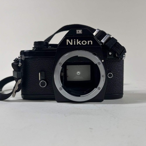 Nikon EM 35MM Film Camera + 50mm f/1.8 Nikon Series E Lens - Picture 2 of 7