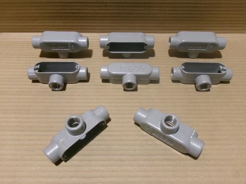 New Lot of 8 E94944 1/2" Type T Conduit Body AK
