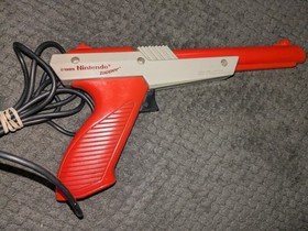 Nintendo NES Console Bundle 2 Controllers Zapper 3 games Mario Bros 3 Tested OEM