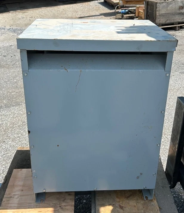 Transformador trifásico tipo seco General Electric 45 KVA Foto 3 de 3