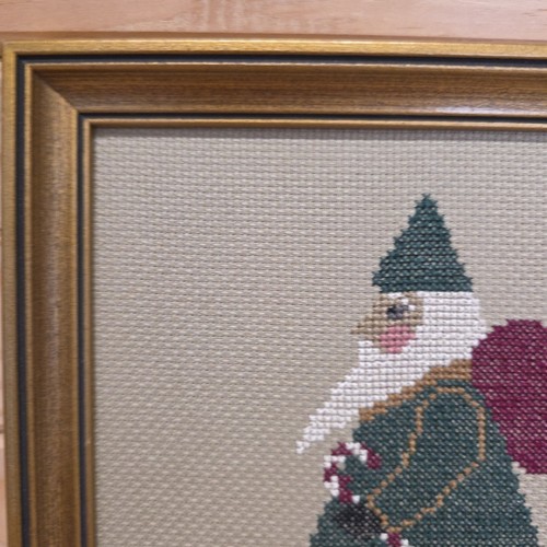 Vintage Santa Claus Needle Point Cross Stitch Art Gold Frame 8 X 10 - Picture 4 of 8