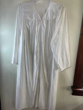 Jostens Collegiate Unisex Graduation Gown College High School White 5'04-5'06