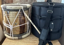 Tambora Dominicana profesional de soga artesanal con estuche y baqueta
