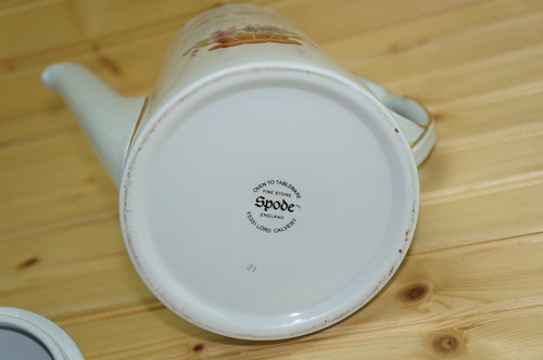 Spode Lord Calvert Y5351 Coffee Pot with Matching Lid, 7", 4 Cups - Picture 10 of 11